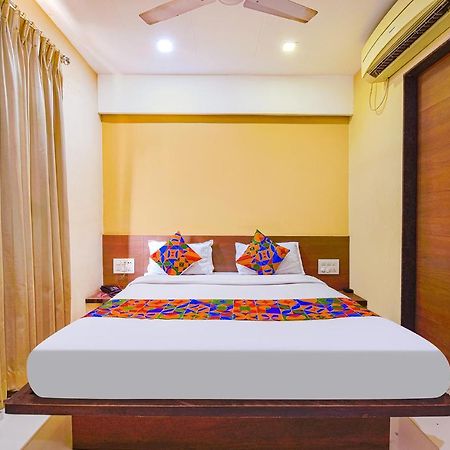 Fabhotel Rb Residency Сурат Екстериор снимка