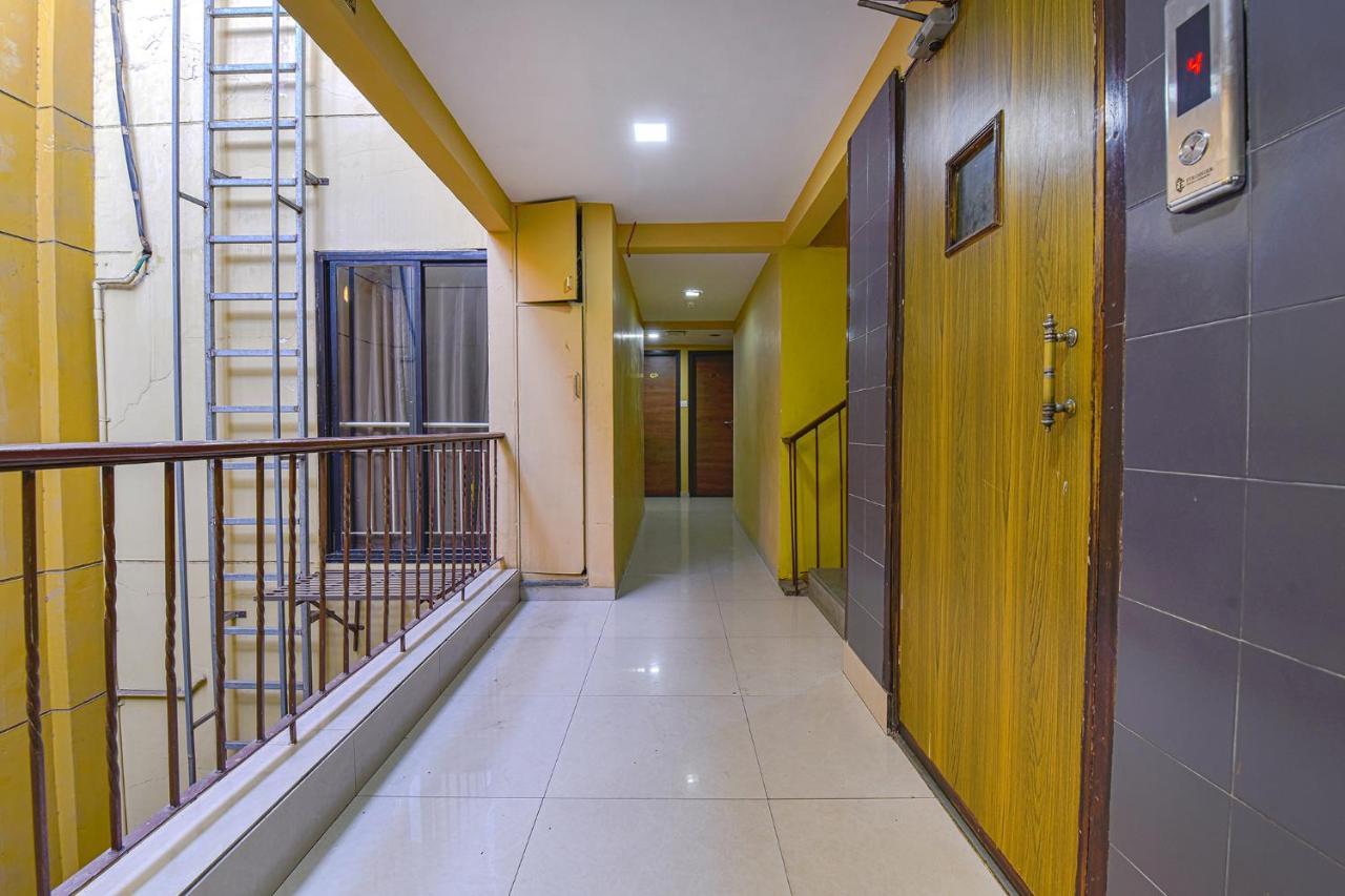 Fabhotel Rb Residency Сурат Екстериор снимка