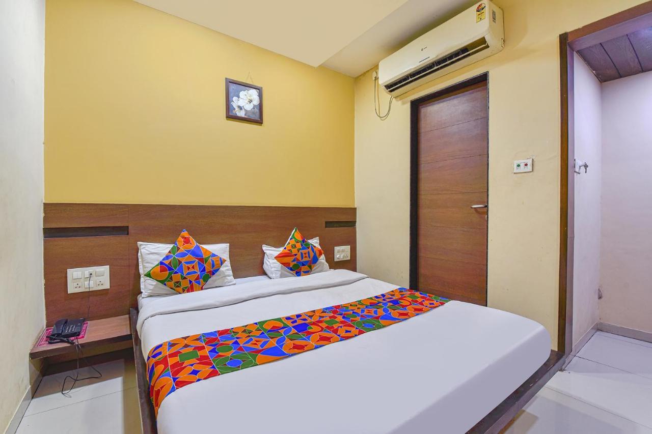 Fabhotel Rb Residency Сурат Екстериор снимка