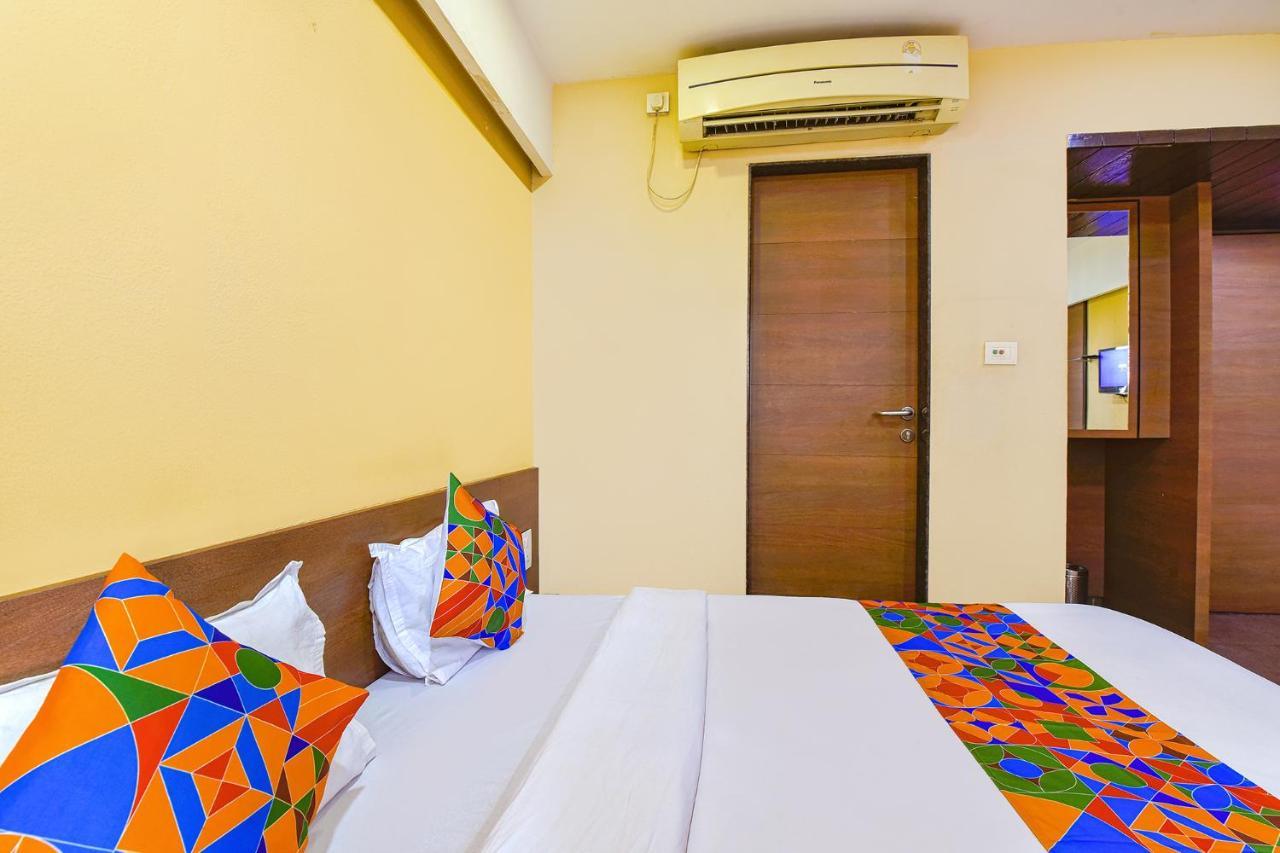 Fabhotel Rb Residency Сурат Екстериор снимка