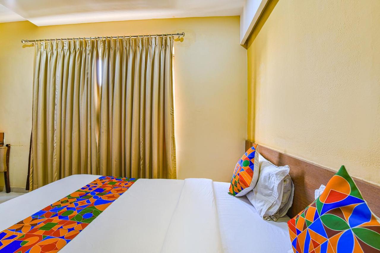 Fabhotel Rb Residency Сурат Екстериор снимка