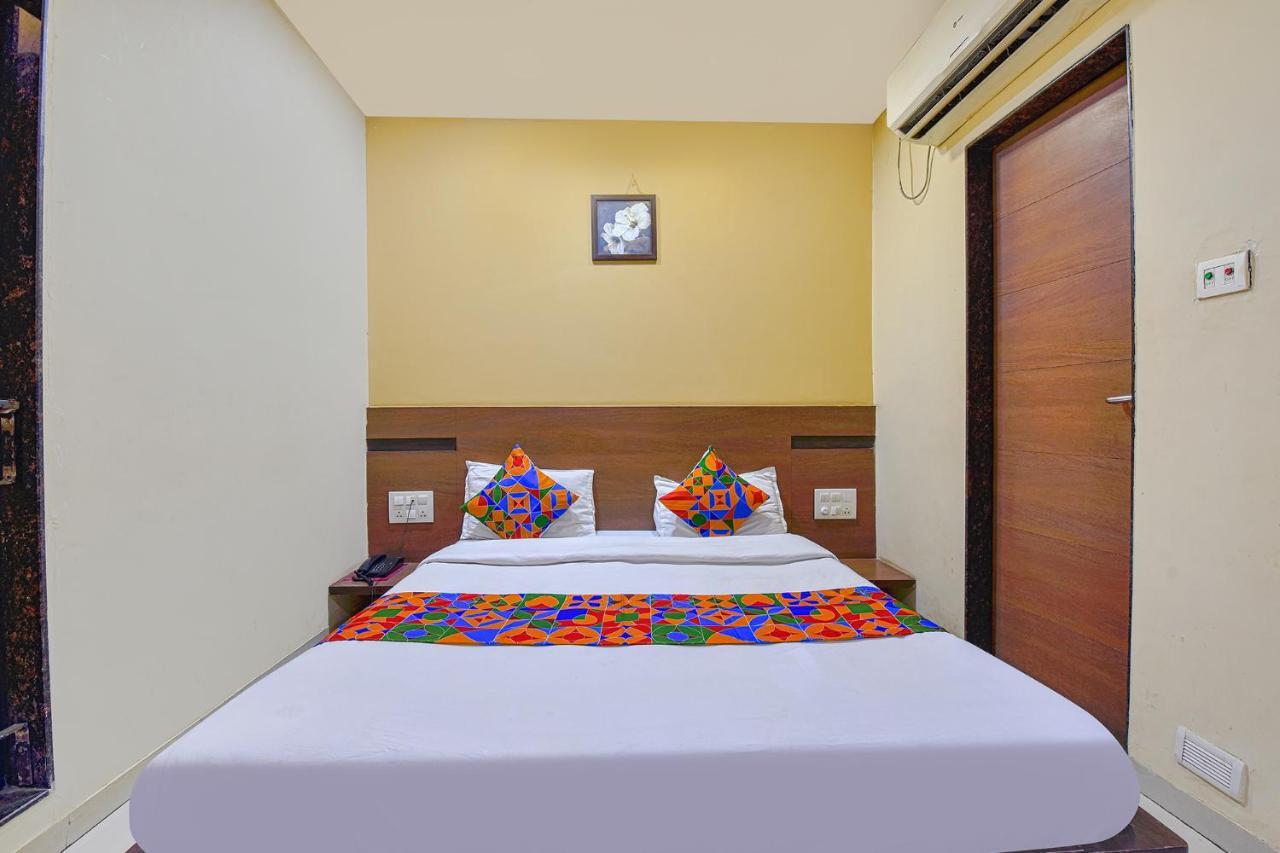 Fabhotel Rb Residency Сурат Екстериор снимка