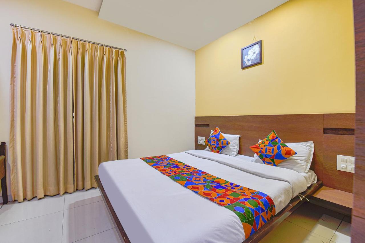 Fabhotel Rb Residency Сурат Екстериор снимка